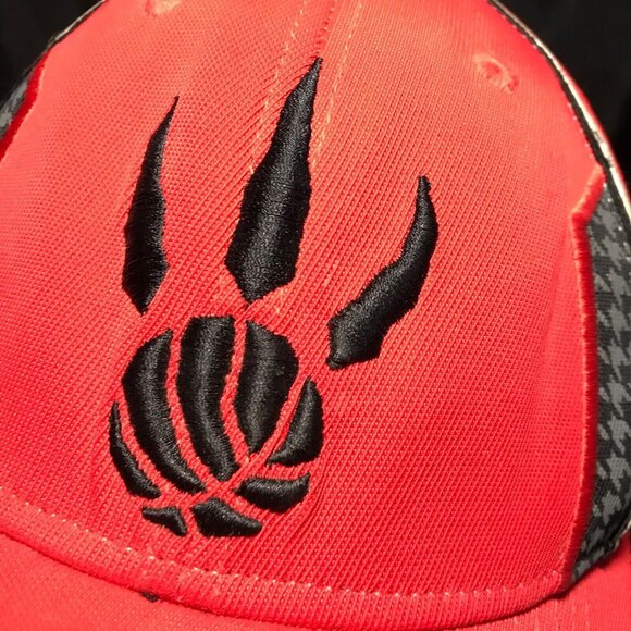 Adidas NBA Toronto Raptors Red Black Adjustable Cap With Logo Basketball - Picture 4 of 7